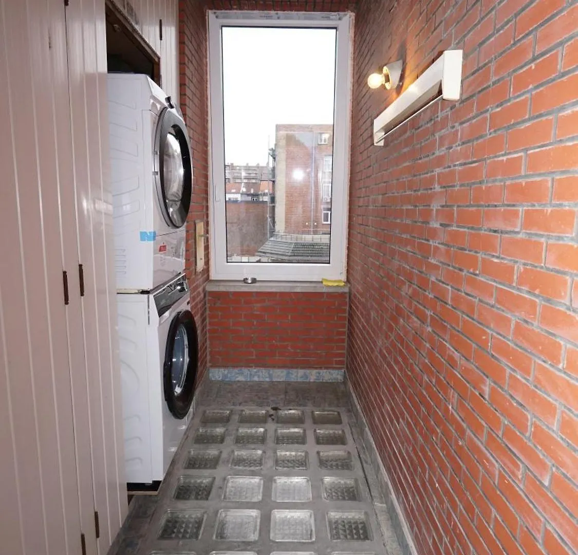 Simon Apartment Amberes