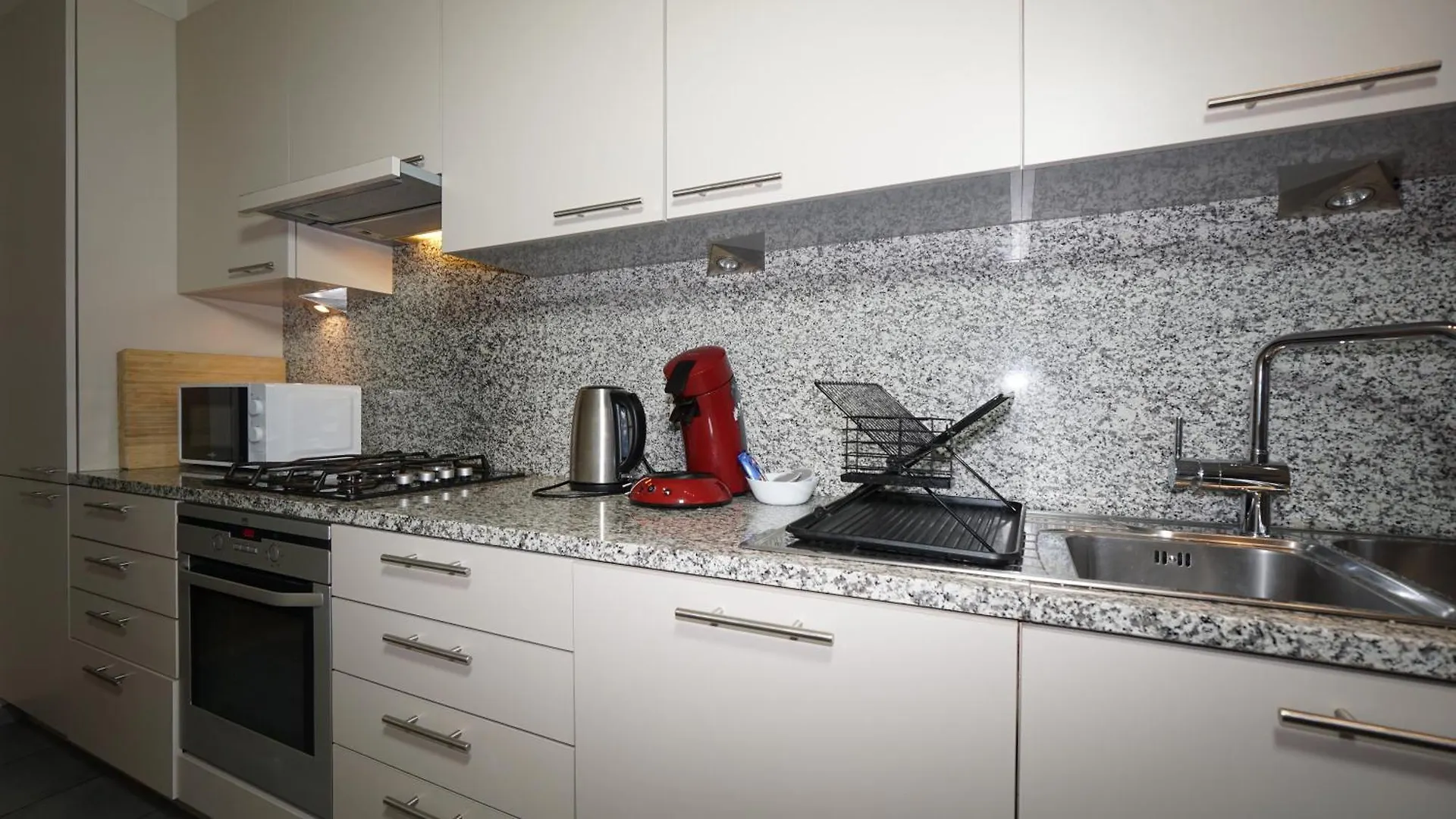 Simon Apartment Amberes 0*,